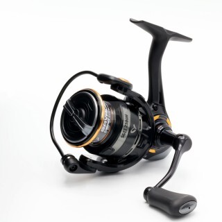 Макара SAVAGE GEAR SG8 2500H FD
