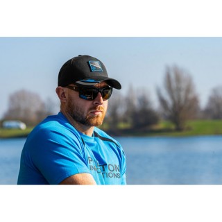 Шапка с козирка PRESTON Black Apex Cap